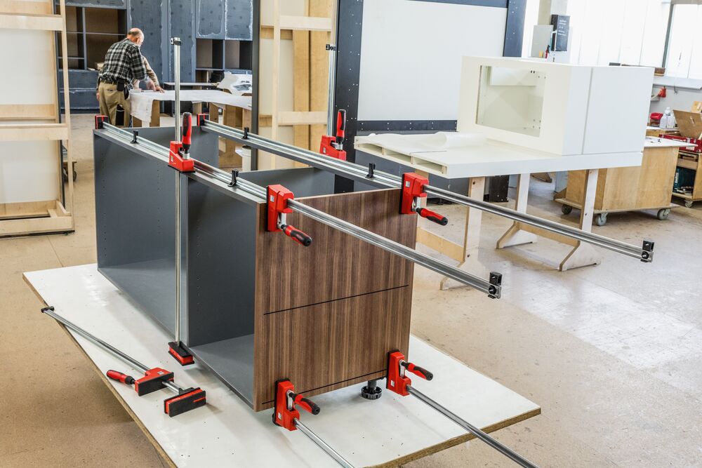 Parallel clamps and area pressure clamps